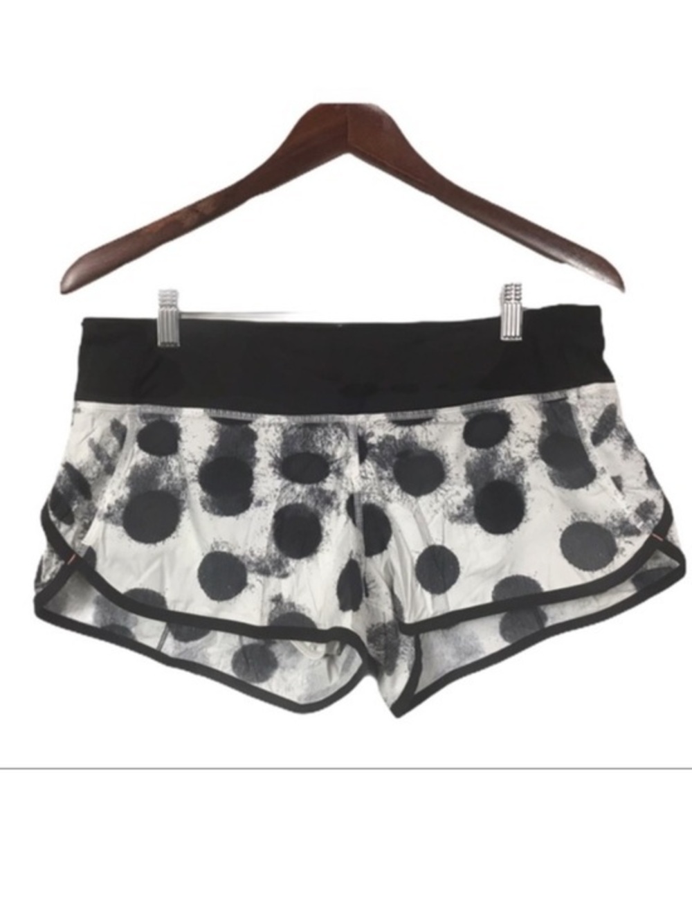 Lululemon Speed Shorts Seaside Dots, Size 6